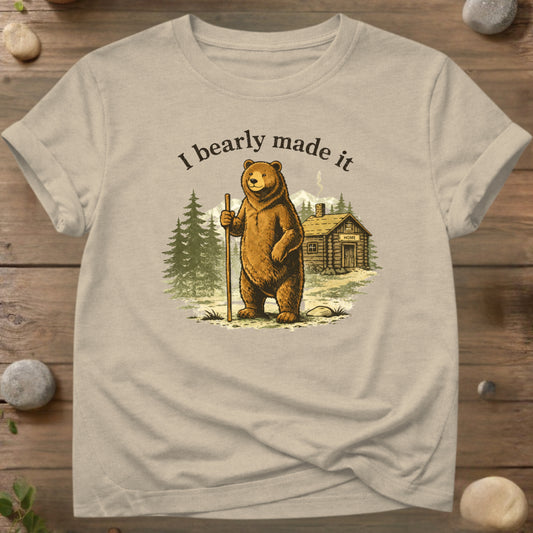 I Bearly Made It – Vintage Outdoor Bear Hiking T-Shirt