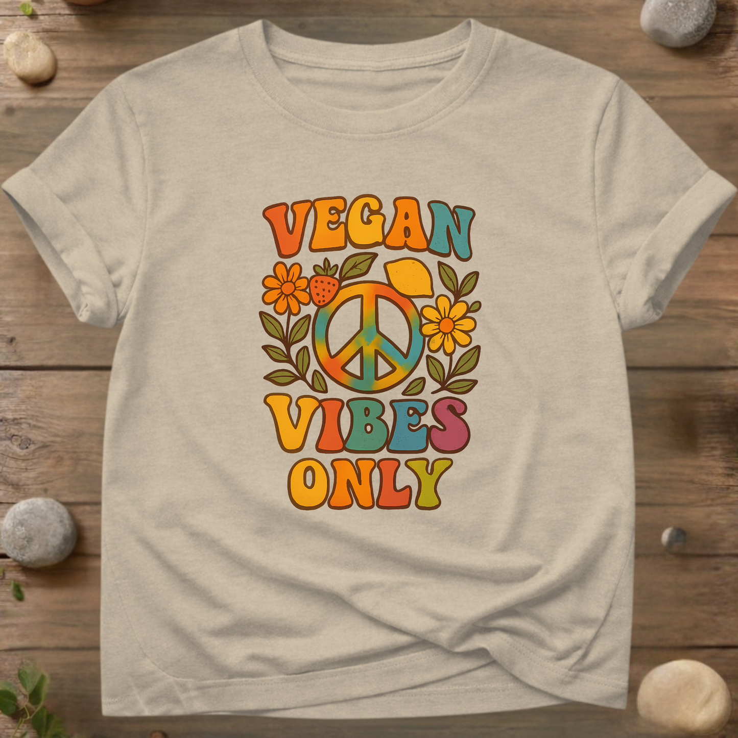Vegan Vibes Only T-shirt – Retro Peace &amp; Plant Power graphic op een Stanley/Stella biologisch katoenen T-shirt